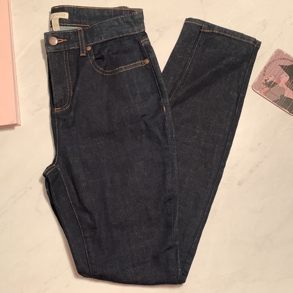 Eileen Fisher Skinny Jeans in Dark Denim Size 2 - Picture 4 of 13